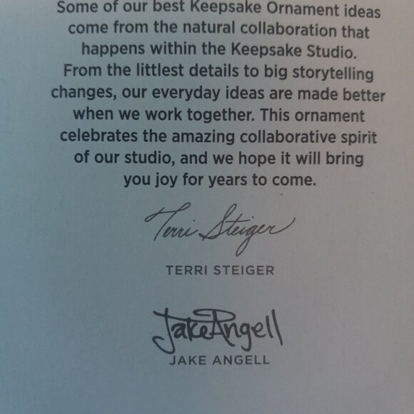 Exclusive Hallmark Keepsake Ornament Elegant Evergreens 14k Gold and Porcelain - Picture 3 of 7